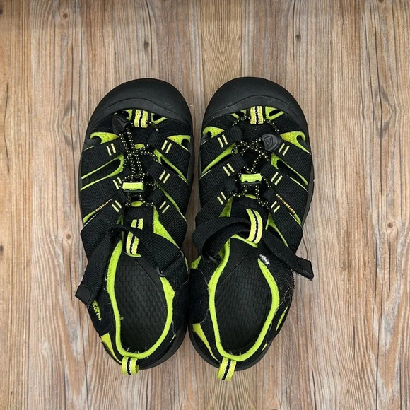 KEEN unisex-child Newport H2 Closed Toe Water Sandals size 4 black & lime - Picture 4 of 6